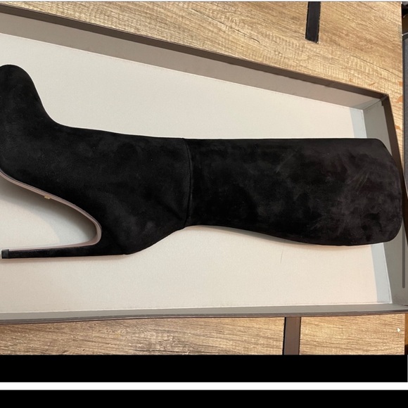NIB Gucci suede boots size 7 - Picture 2 of 3